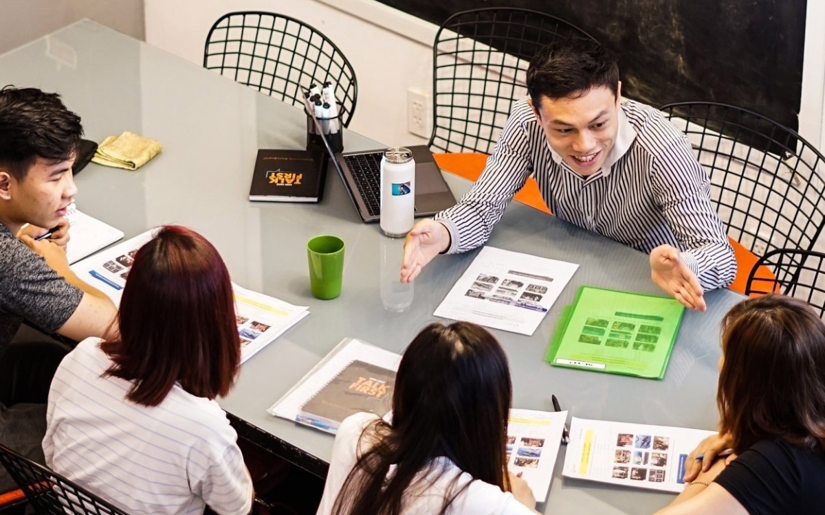 TalkFirst - Khóa học IELTS trực tuyến uy tín