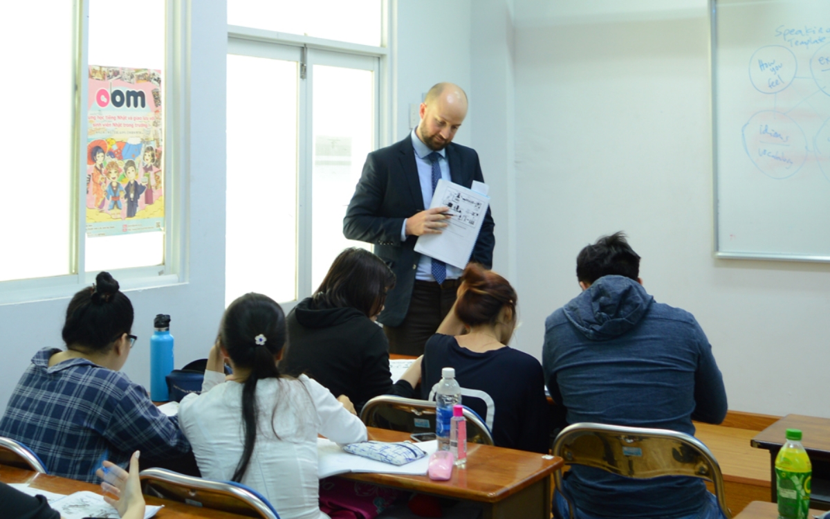 Học IELTS cho người đi làm tại Mc IELTS