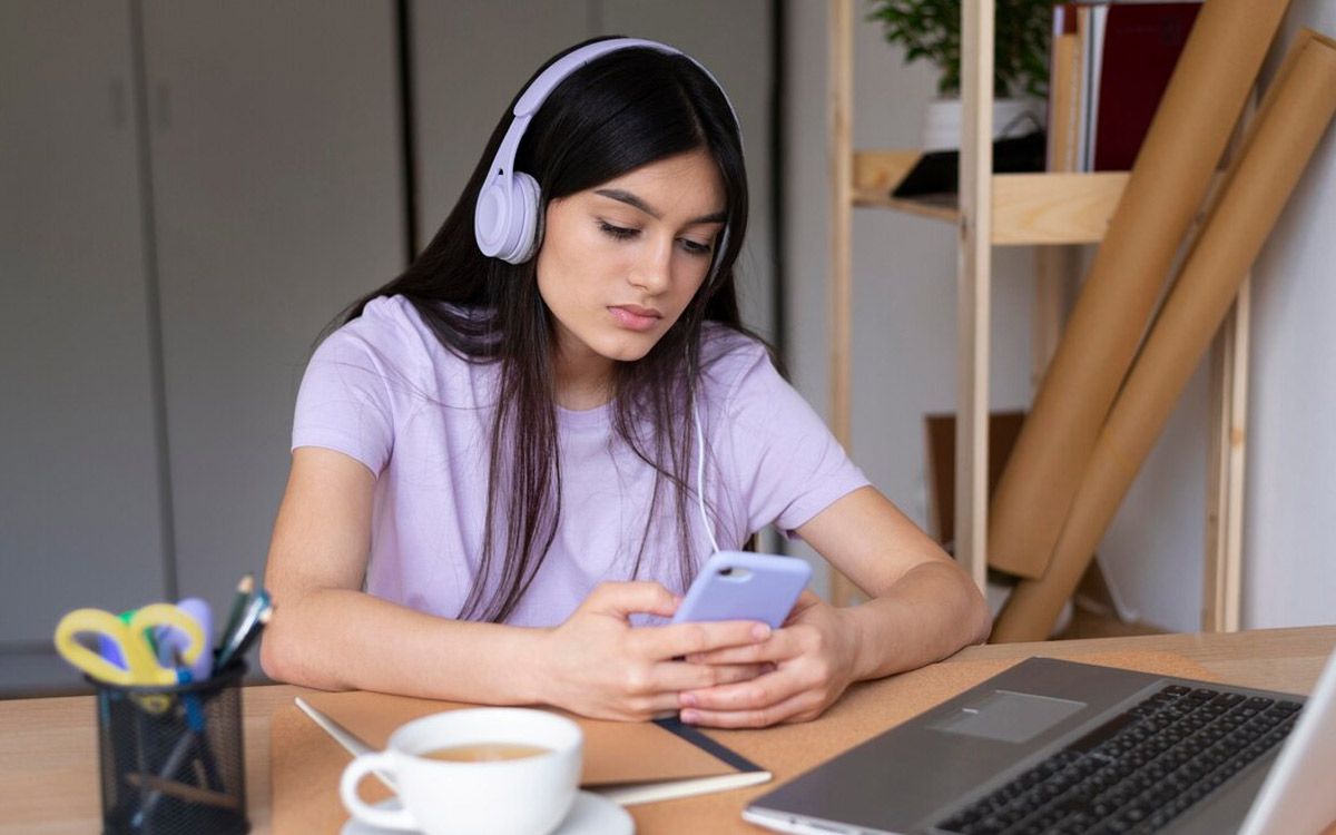 Các app tự luyện IELTS Speaking hàng ngày