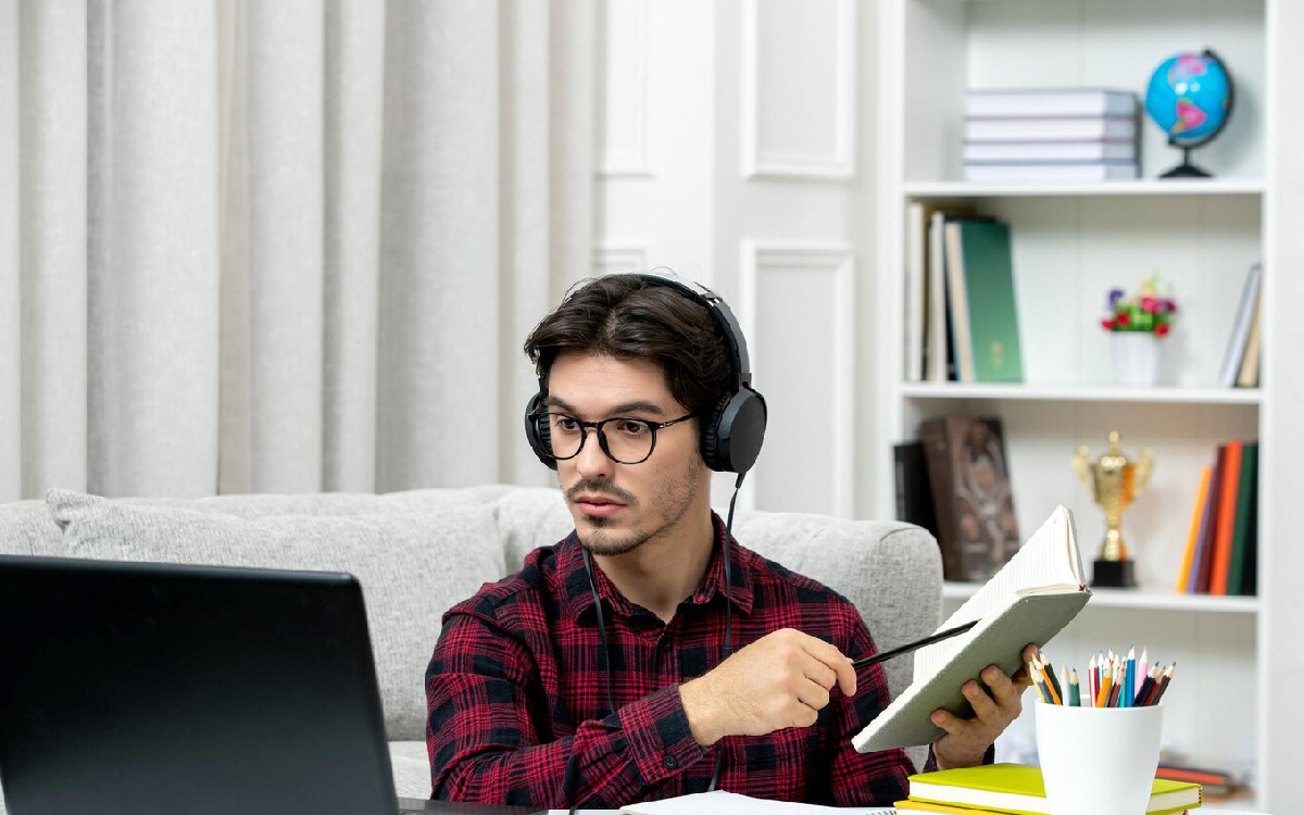 Để luyện nghe IELTS online hiệu quả thì cần lưu ý gì?