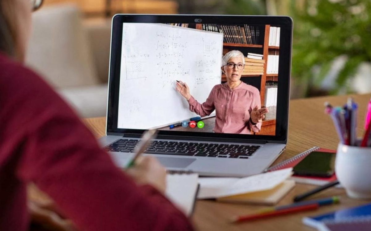 Lựa chọn học IELTS ở đâu uy tín, chất lượng mà học phí IELTS 1 kèm 1 hợp lý?