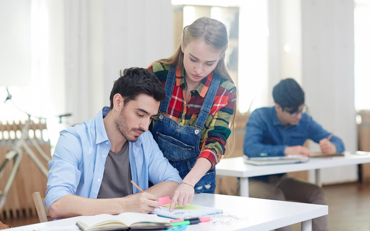 Nhận phản hồi từ mentor - Kinh nghiệm luyện thi IELTS trong 1 tháng cực bổ ích